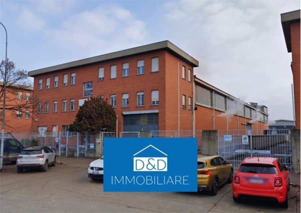 locale commerciale in vendita a Venaria Reale