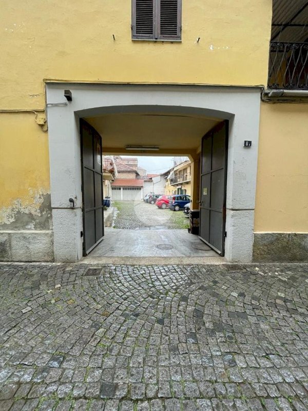 locale di sgombero in vendita a Venaria Reale