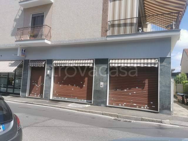 negozio in vendita a Venaria Reale in zona Altessano
