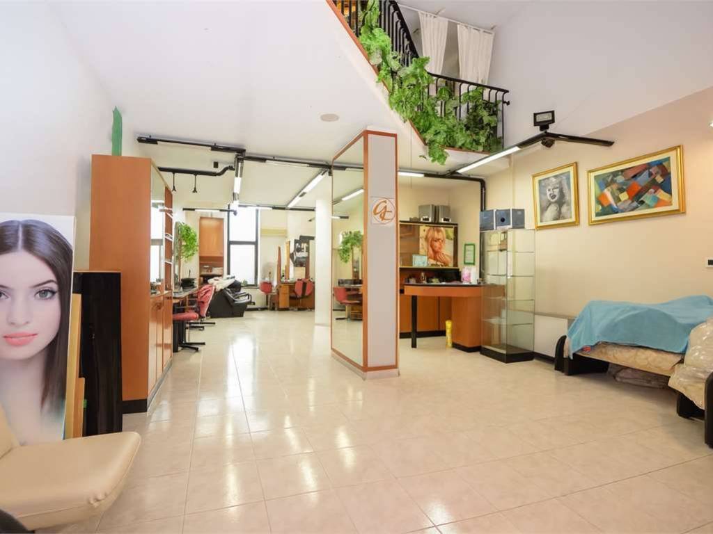 negozio in vendita a Venaria Reale