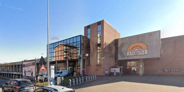 locale commerciale in vendita a Venaria Reale