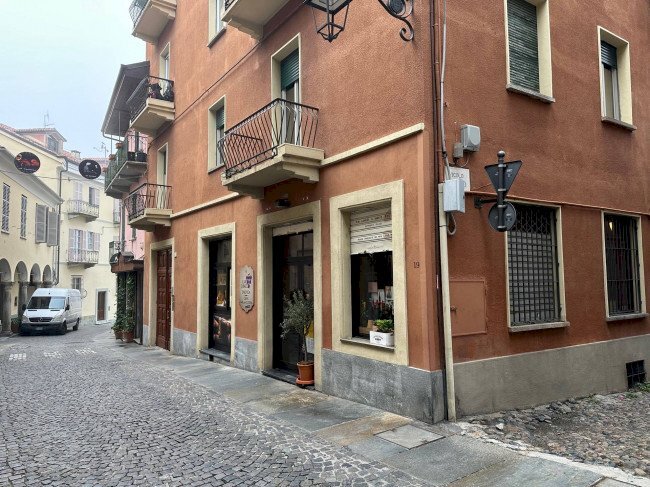 locale commerciale in vendita a Venaria Reale