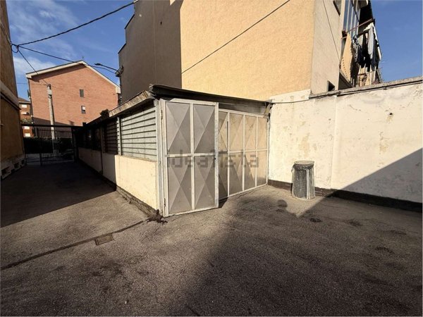 locale di sgombero in vendita a Venaria Reale