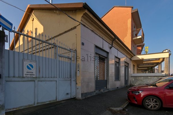 locale commerciale in vendita a Venaria Reale