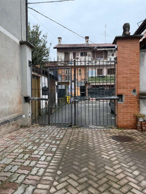 locale di sgombero in vendita a Venaria Reale