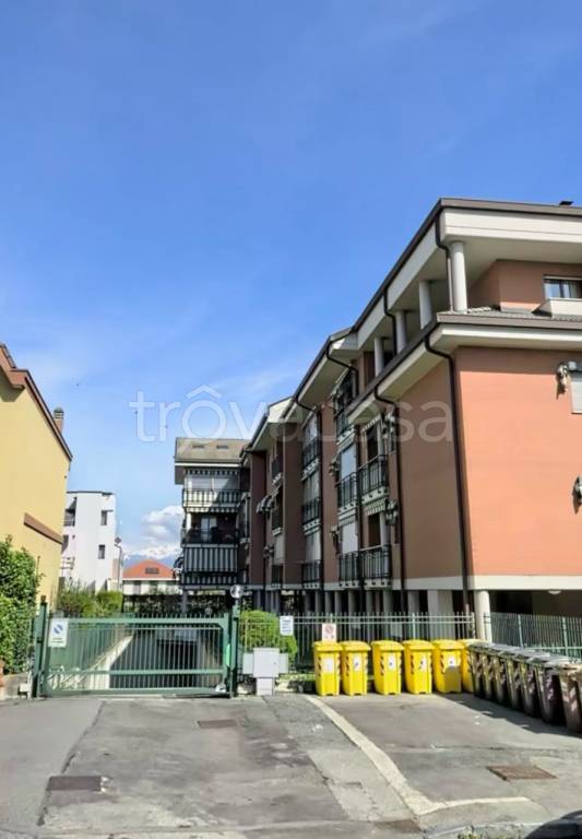 locale di sgombero in vendita a Venaria Reale