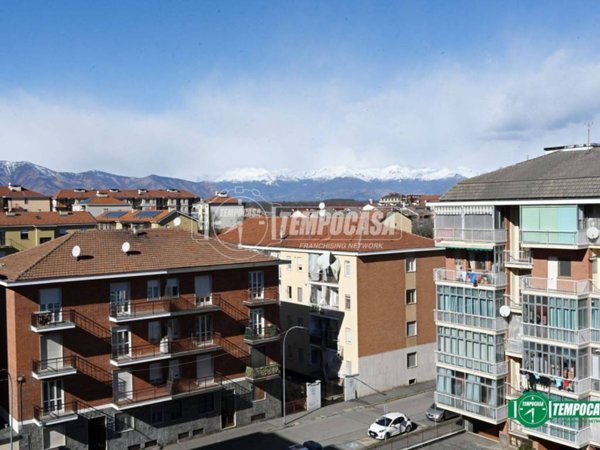 appartamento in vendita a Venaria Reale in zona Altessano
