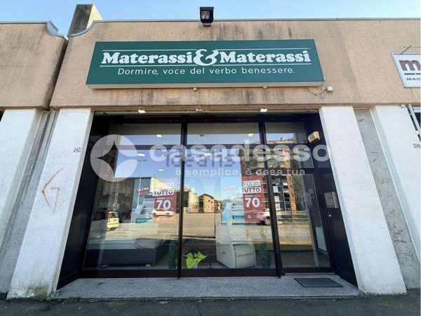 locale commerciale in vendita a Venaria Reale