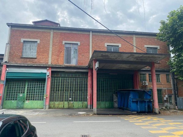 locale commerciale in vendita a Venaria Reale