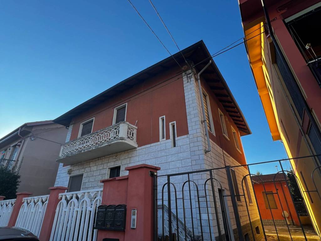 casa indipendente in vendita a Venaria Reale in zona Altessano