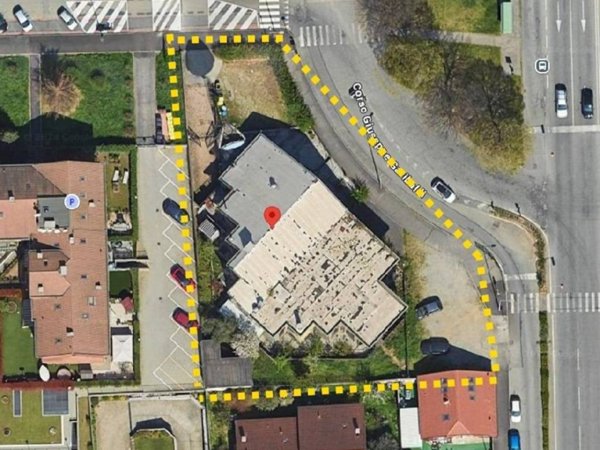 negozio in vendita a Venaria Reale in zona Altessano