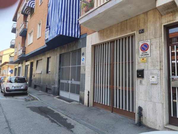 box auto in vendita a Venaria Reale in zona Altessano