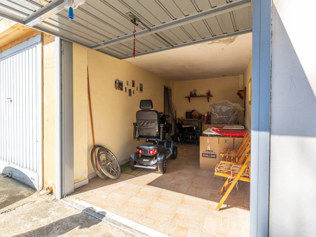 box auto in vendita a Venaria Reale in zona Altessano