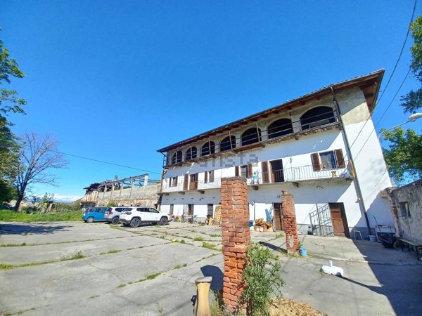 esavano in vendita a Verolengo in zona Borgo Revel