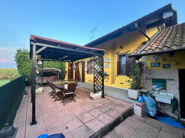 casa indipendente in vendita a Verolengo in zona Casabianca