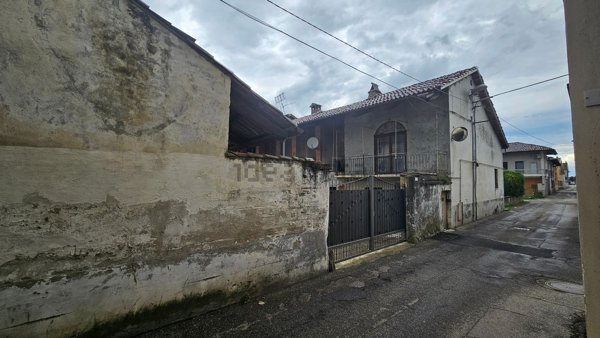 casa indipendente in vendita a Verolengo in zona Borgo Revel
