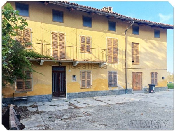 casale in vendita a Verrua Savoia