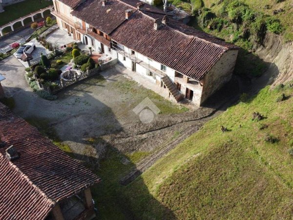pentavano in vendita a Verrua Savoia