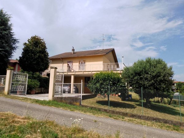 pentavano in vendita a Verrua Savoia