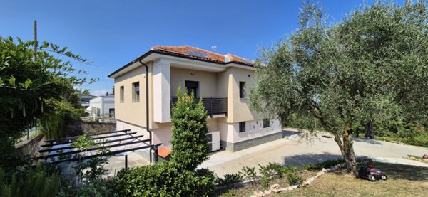 casa indipendente in vendita a Verrua Savoia