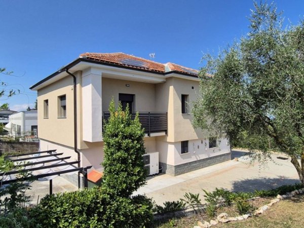 casa indipendente in vendita a Verrua Savoia