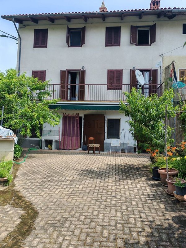 pentavano in vendita a Verrua Savoia