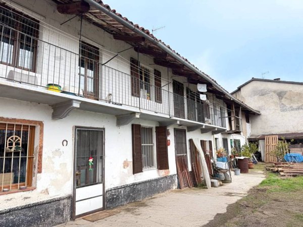 casa semindipendente in vendita a Verrua Savoia