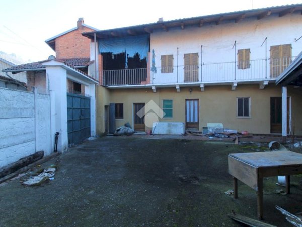 casa semindipendente in vendita a Vestignè