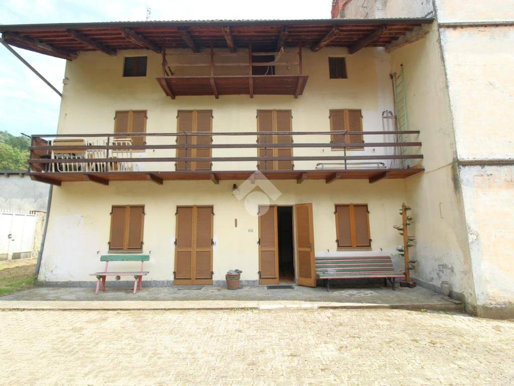 casa semindipendente in vendita a Vestignè
