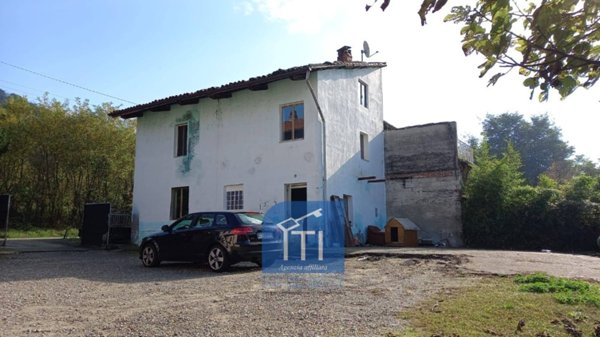 casa indipendente in vendita a Vestignè