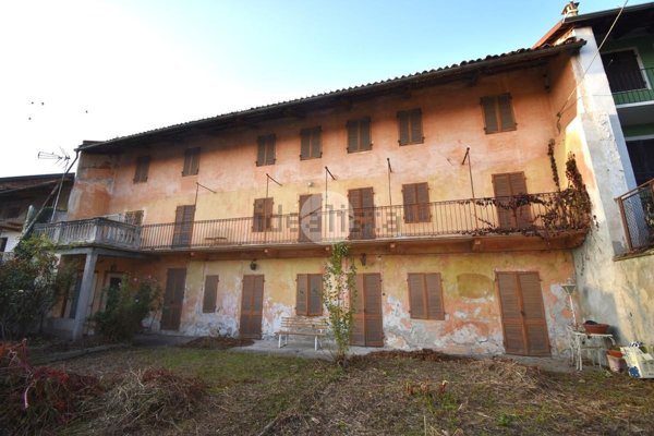 casa semindipendente in vendita a Vestignè