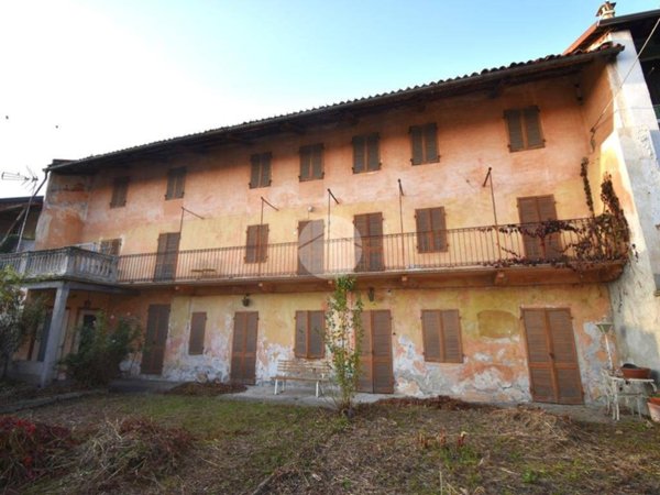casa semindipendente in vendita a Vestignè
