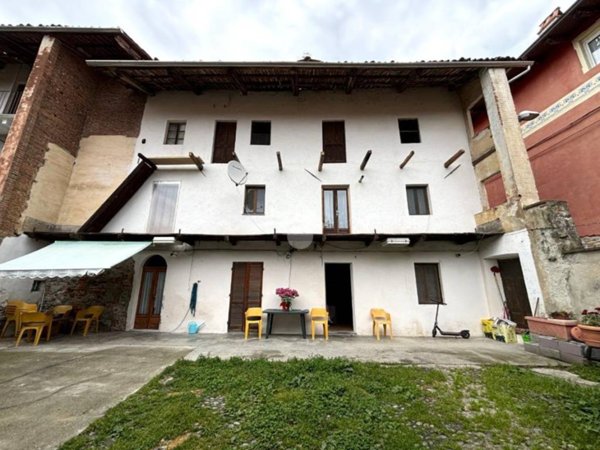 casa semindipendente in vendita a Vestignè