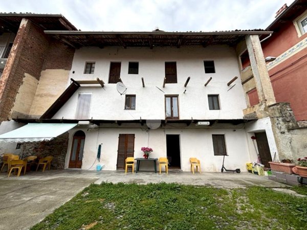 casa semindipendente in vendita a Vestignè