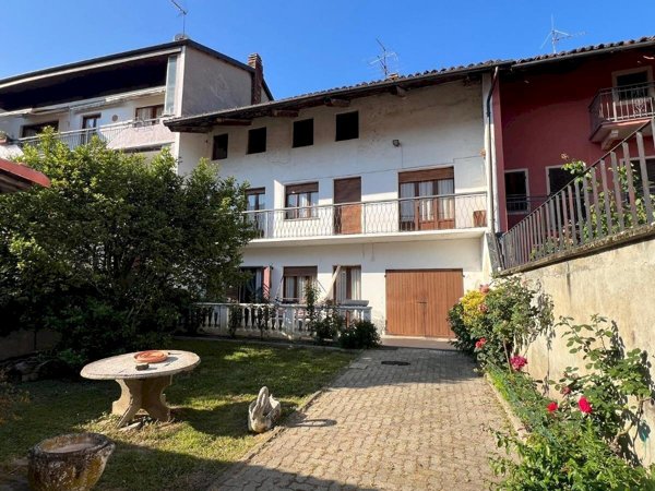 casa semindipendente in vendita a Vestignè