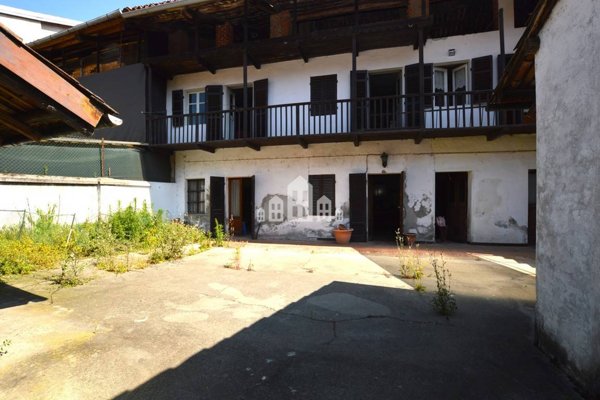 casa indipendente in vendita a Vestignè