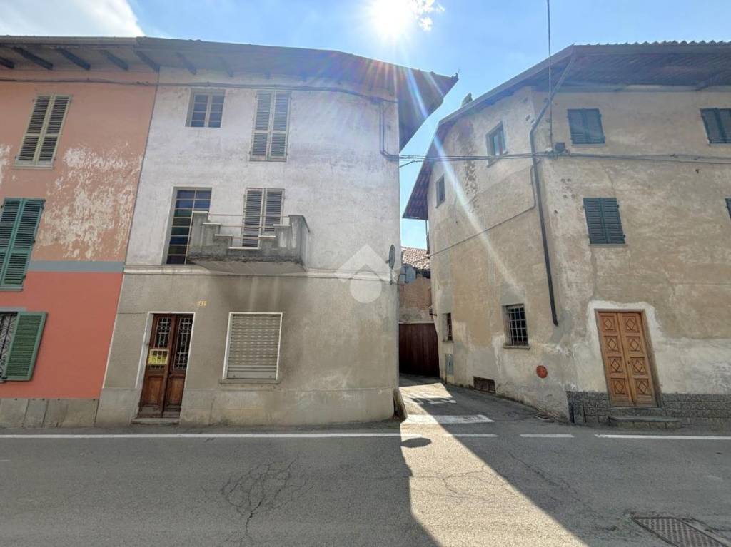 casa indipendente in vendita a Vestignè