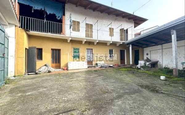 casa indipendente in vendita a Vestignè