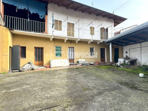 casa indipendente in vendita a Vestignè