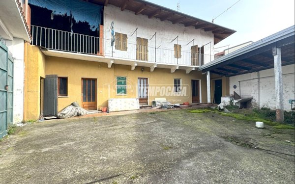 casa indipendente in vendita a Vestignè