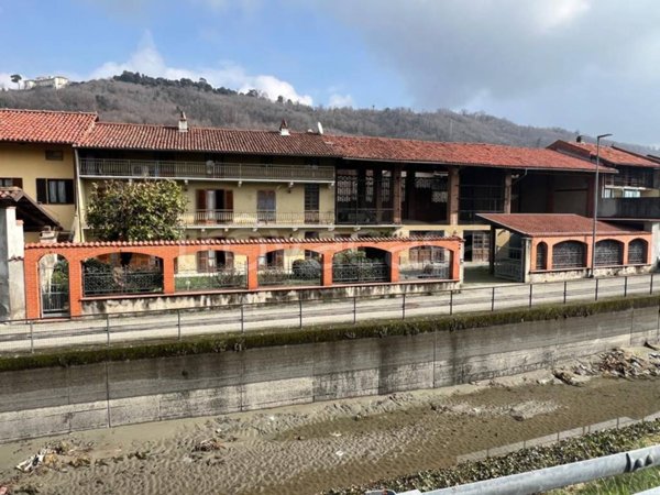 casa indipendente in vendita a Vestignè