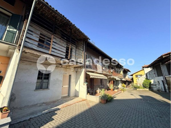 casa indipendente in vendita a Vestignè