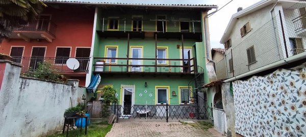 casa indipendente in vendita a Vestignè