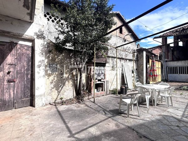 casa indipendente in vendita a Vestignè