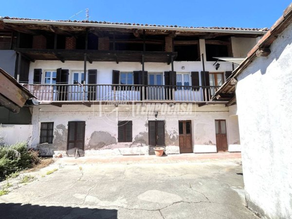 casa indipendente in vendita a Vestignè