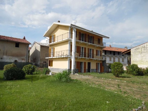 casa indipendente in vendita a Vestignè