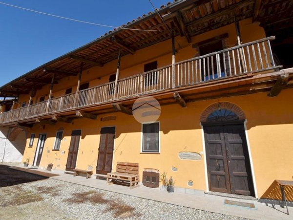 casa indipendente in vendita a Vialfrè