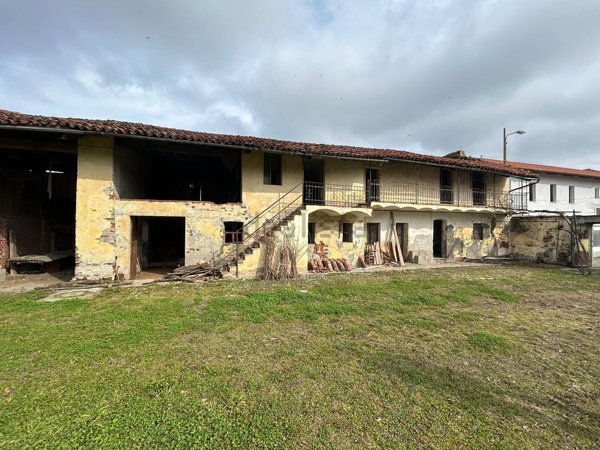 pentavano in vendita a Vigone