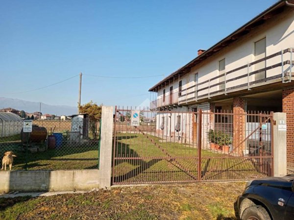 casa indipendente in vendita a Vigone