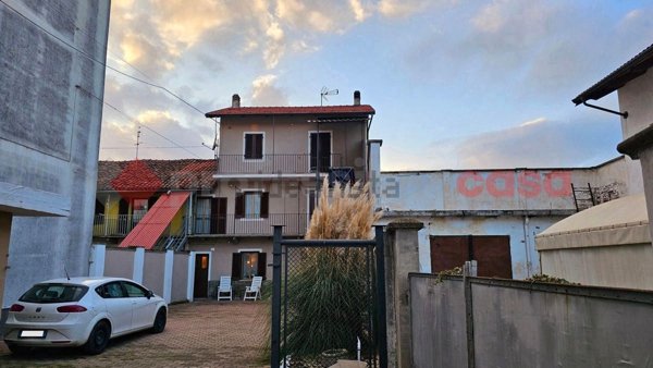 casa indipendente in vendita a Vigone